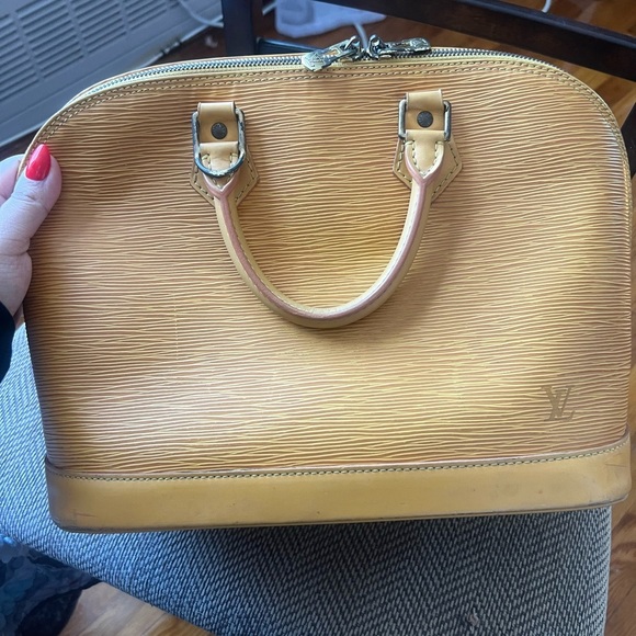 LOUIS VUITTON Epi Alma Hand Bag Yellow, Pre-Loved, comes with COA! - Picture 11 of 14
